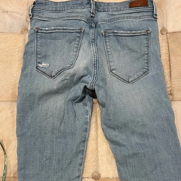 Abercrombie & Fitch Skinny Embroidered Floral Light Blue Jeans size 27/4 - Picture 3 of 6